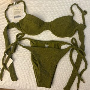 Monday Swimwear Bikini - Maui top/Le Marais bottom